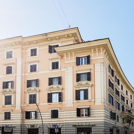 Live Roma - Chez Le Roi Luxury Apartment Exterior photo
